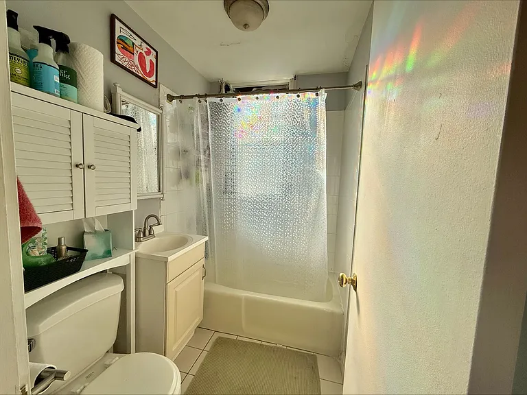 6 Sutherland Rd #3 — Photo 8