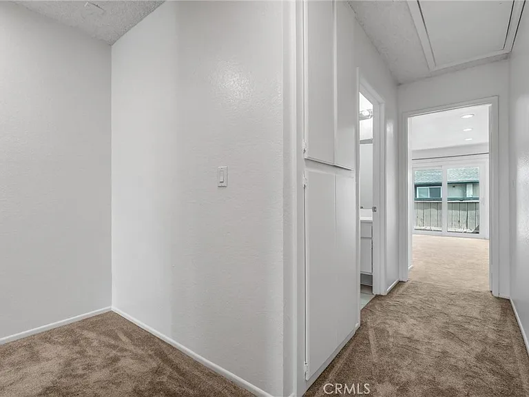 4526 Heil Ave — Photo 10