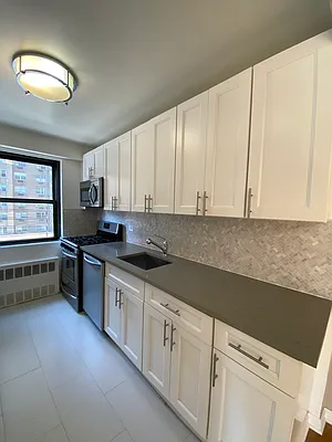 Rented by UES Management | media 18