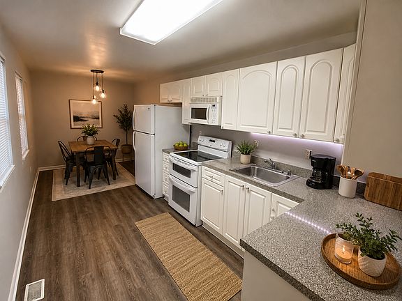 5th image of 3125 Elliott St APT A