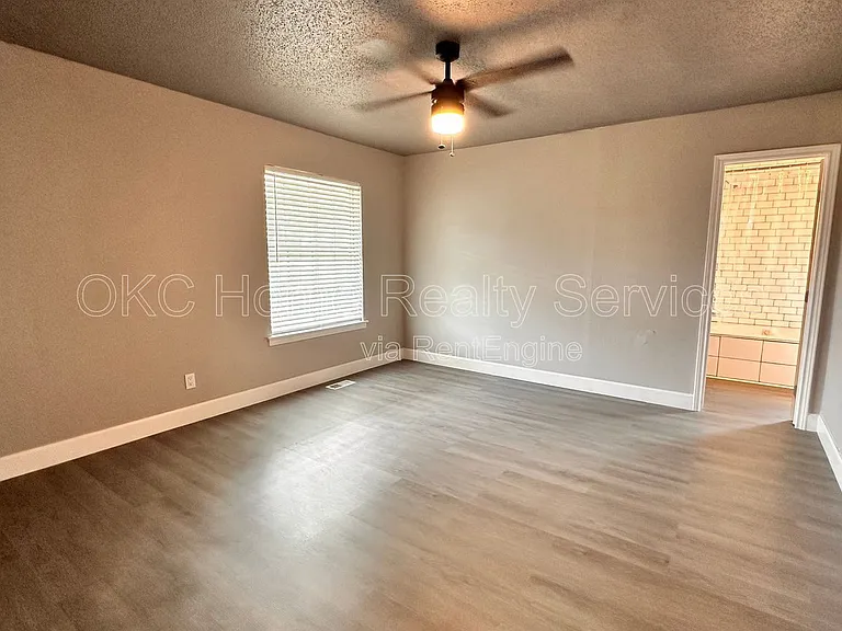 1617 N Christine Dr — Photo 10