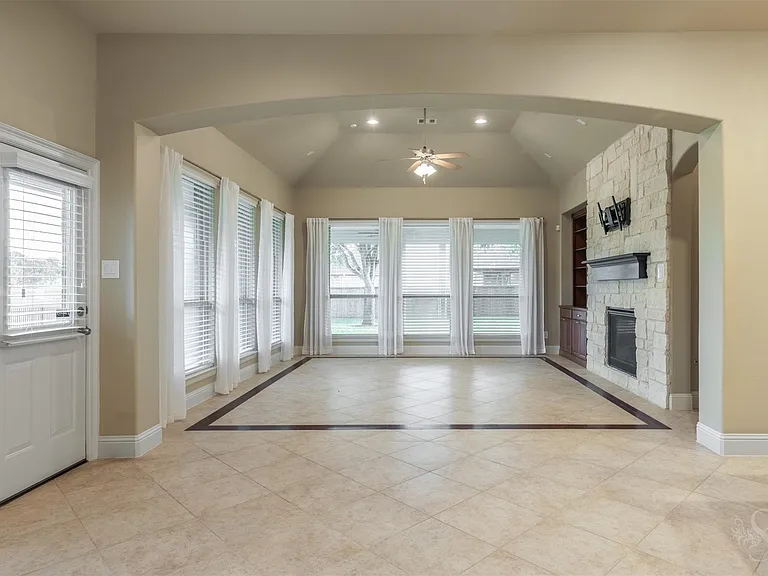 32611 Waltham Xing — Photo 14