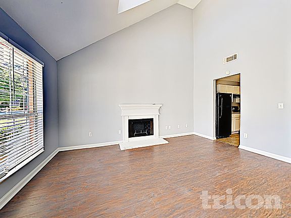 3rd image of 416 Hillandale Park Dr