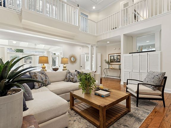 2nd image of 2 Heron Oaks Ct