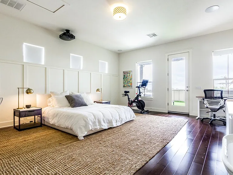2520 Bluebonnet Ln #8 — Photo 19