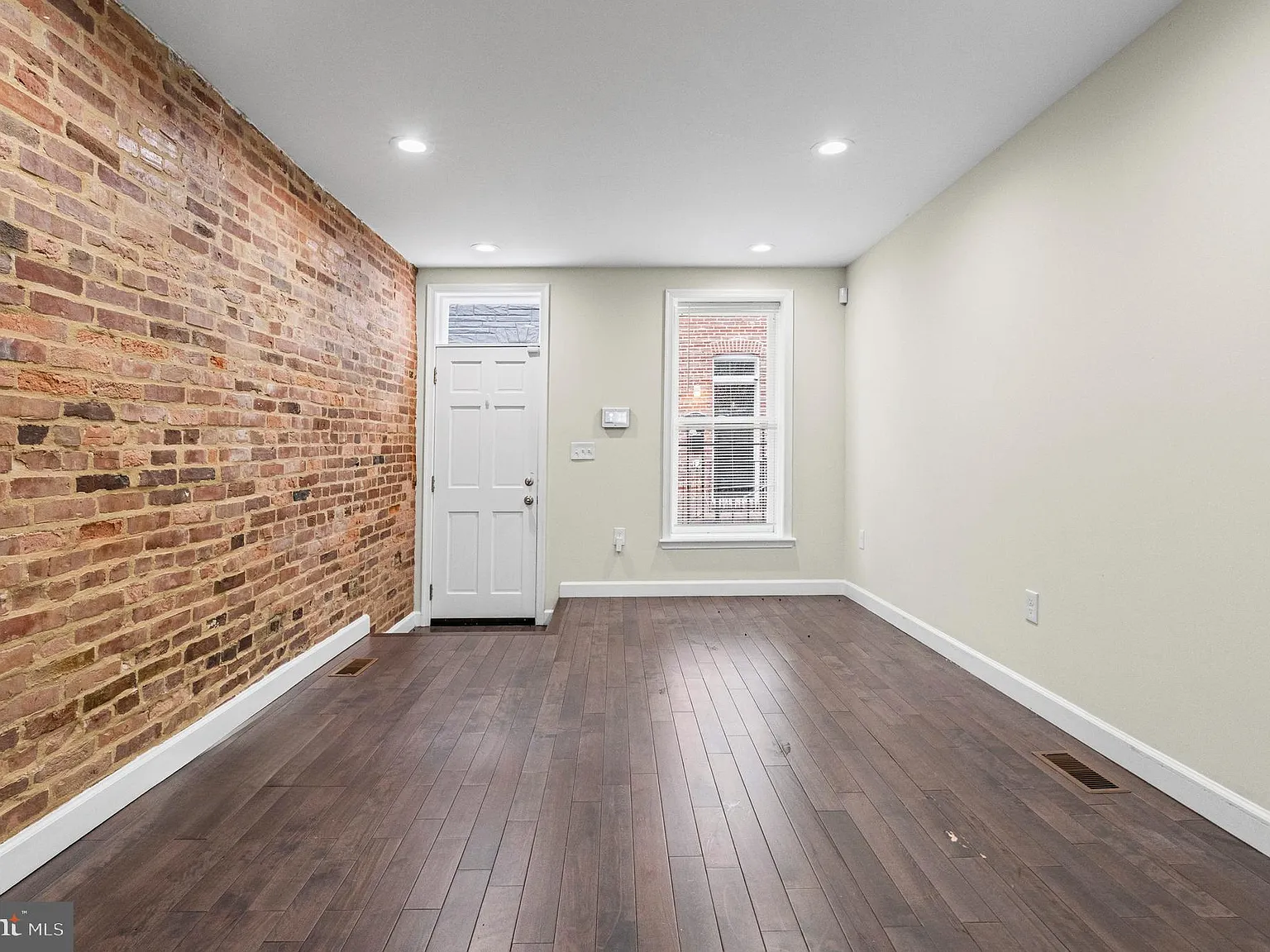 3 bed, 2.5 bath, $1,650 — Photo 3