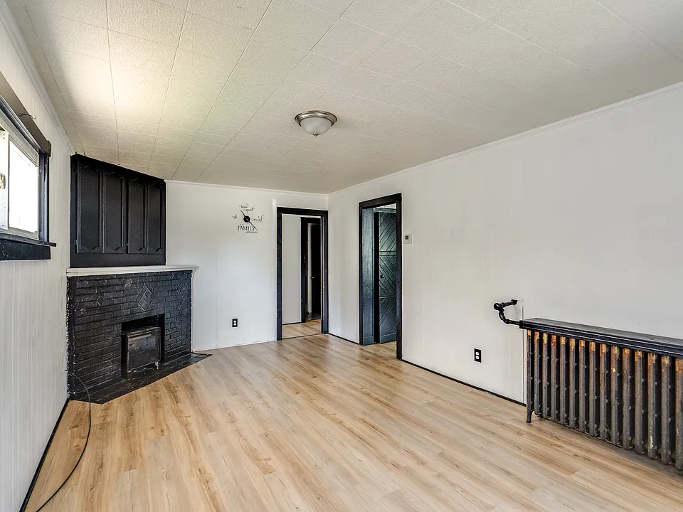 12512 McGowan Ave