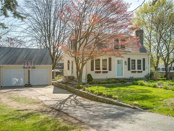 2nd image of 1016 Greenwich Ave