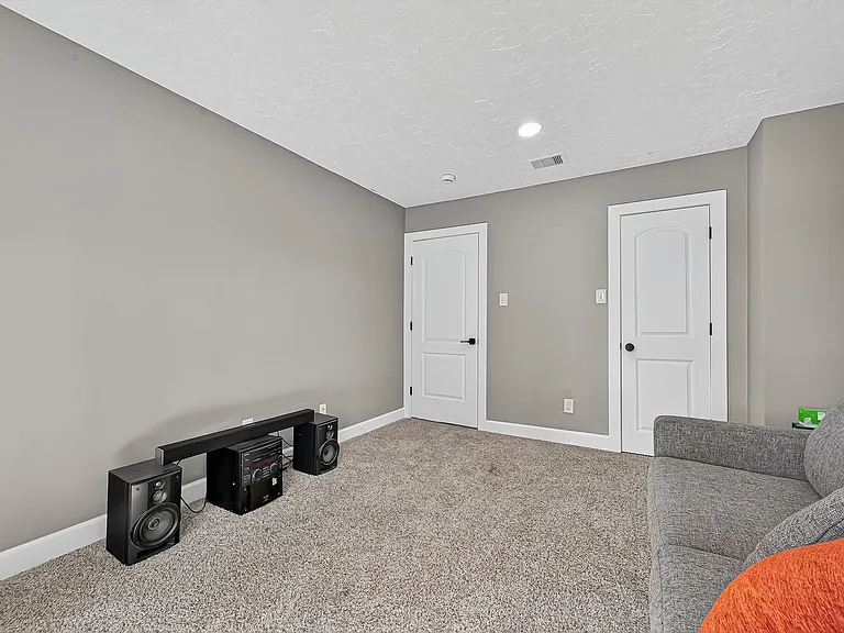 5815 Green Terrace Ln — Photo 43