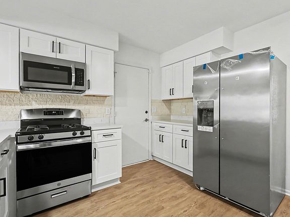4th image of 2608 Adcox Pl