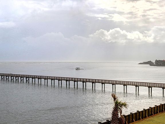 5th image of 13 River Club Dr