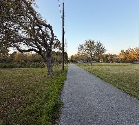 5th image of Gulf Stream Rd