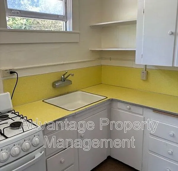 335 NW 10th St #10TH335-1 — Photo 2