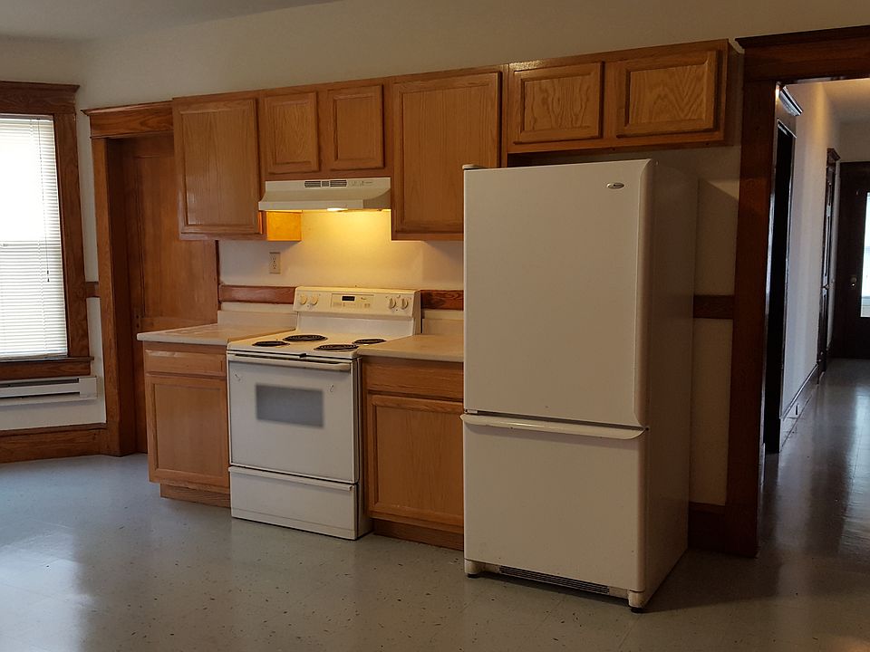 2nd image of 42 John St #2
