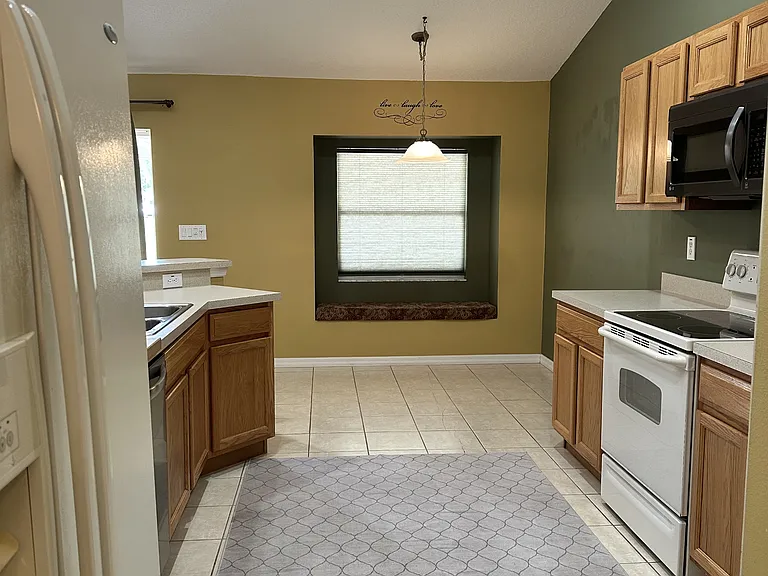 1129 Colonial Ave SE — Photo 5