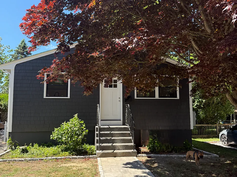 4 Peckham Ave #1