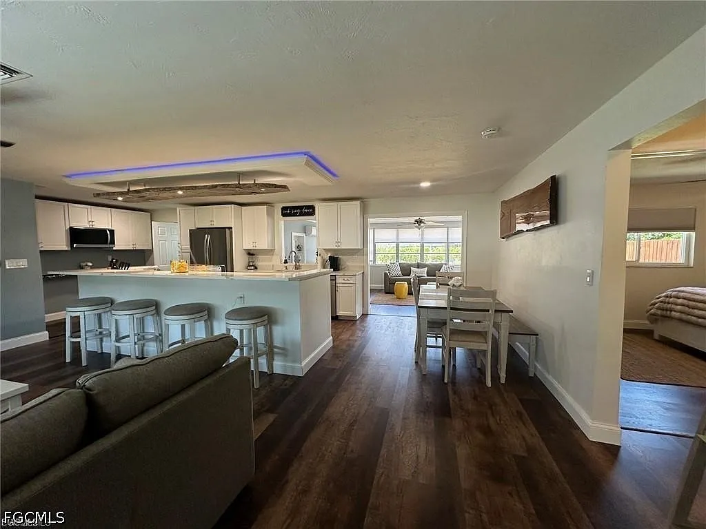 2 bed, 2.0 bath, 1073 sqft, $1,800 — Photo 3