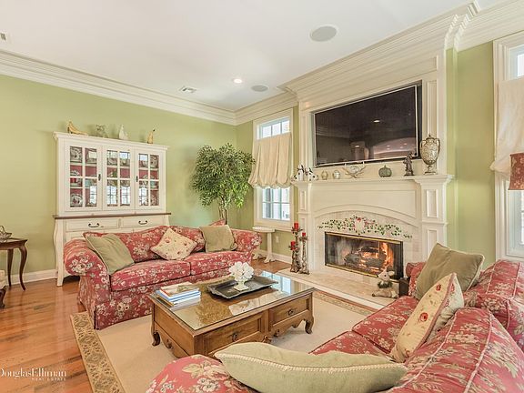 5th image of 17 Moran Ct