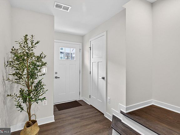 5th image of 4537 Drysdale St