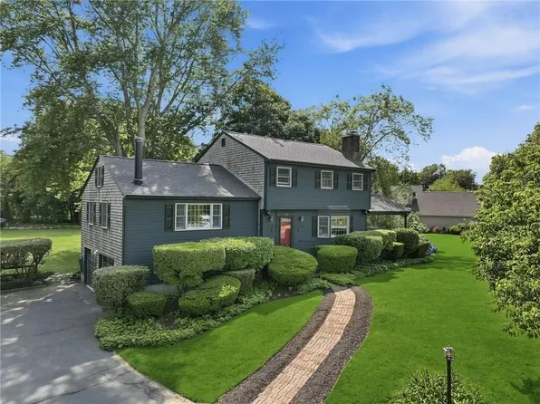 131 Taylor Rd, Portsmouth, RI 02871