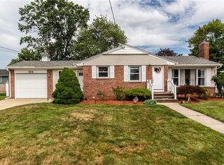 6 Belaire Dr, Johnston, RI 02919