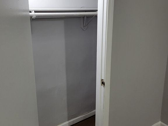 5th image of 3332 W Polk St