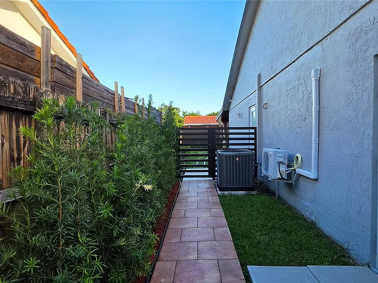 15182 SW 69th St #2 — Photo 12