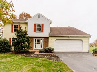 3027 Pleasant View Dr, Manheim, PA 17545