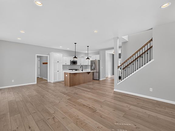 4th image of 1120 Oak Knl