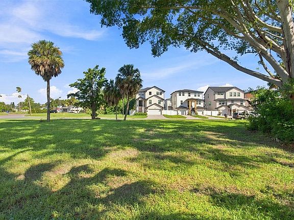 3rd image of 4647 VENETIAN BOULEVARD NE LOT 14