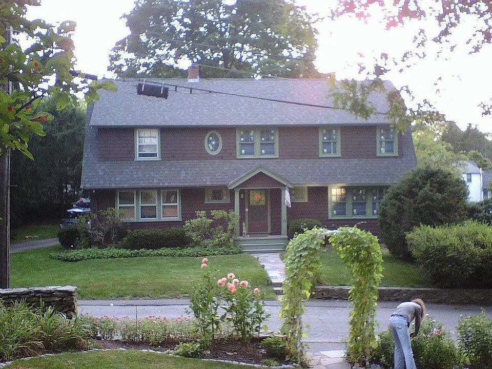 2nd image of 31 Rockland Pl