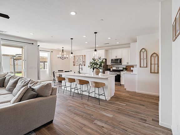2nd image of 1371 W Sawtooth Place