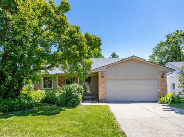 1812 Crestline Dr, Troy, MI 48083