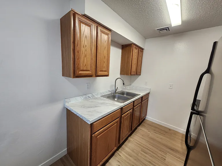 5229 N 59th Dr #4 — Photo 8