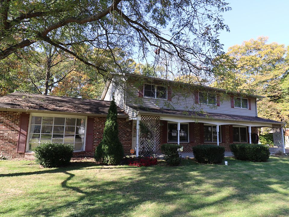 1st image of 904 Beechwood Dr
