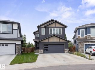 3648 6th St NW, Edmonton, AB T6T2L5