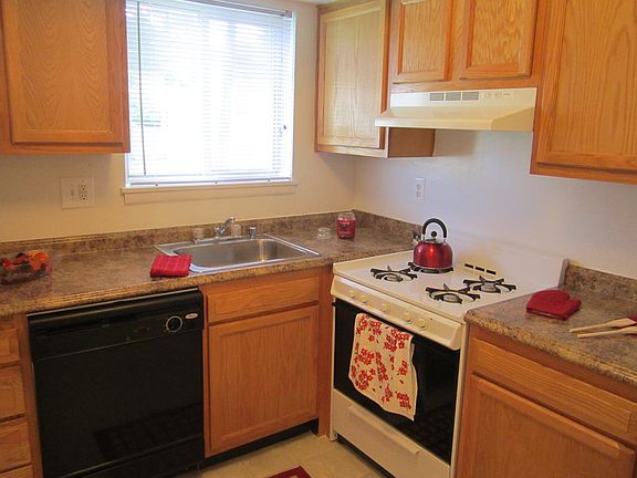 3rd image of 314 Stevens Cir APT 2C