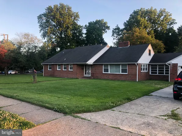 2 Warwick Rd, Stratford, NJ 08084