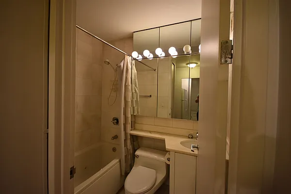 Sold by Luxury Habitat | media 6