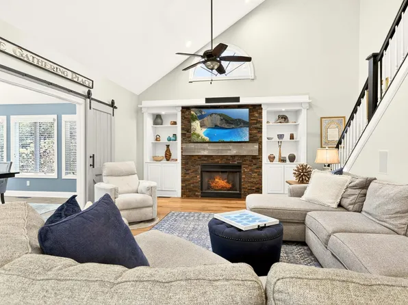 101 Bartica Ct, Cary, NC 27519