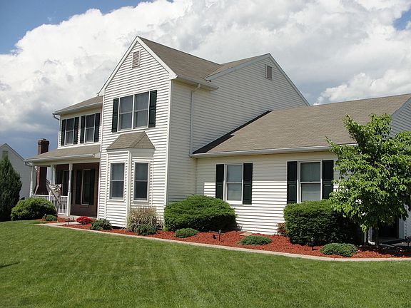 2nd image of 1217 Winter Ln