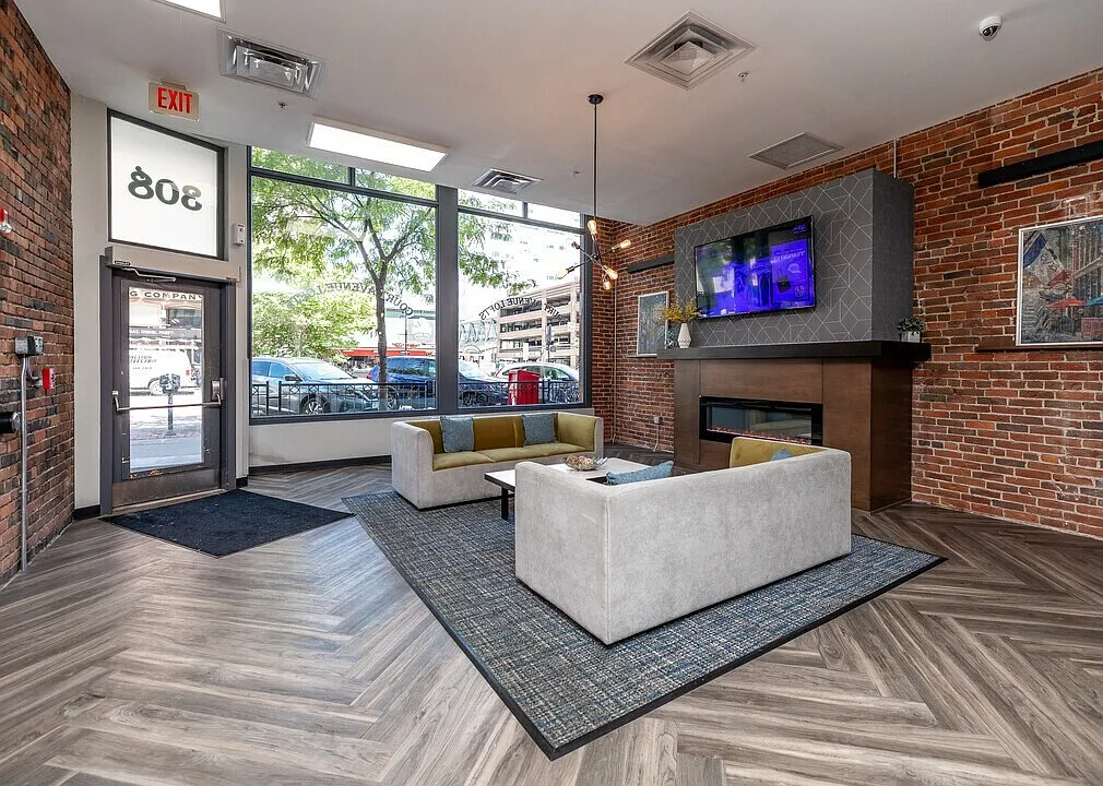 Court Ave Lofts — Photo 4