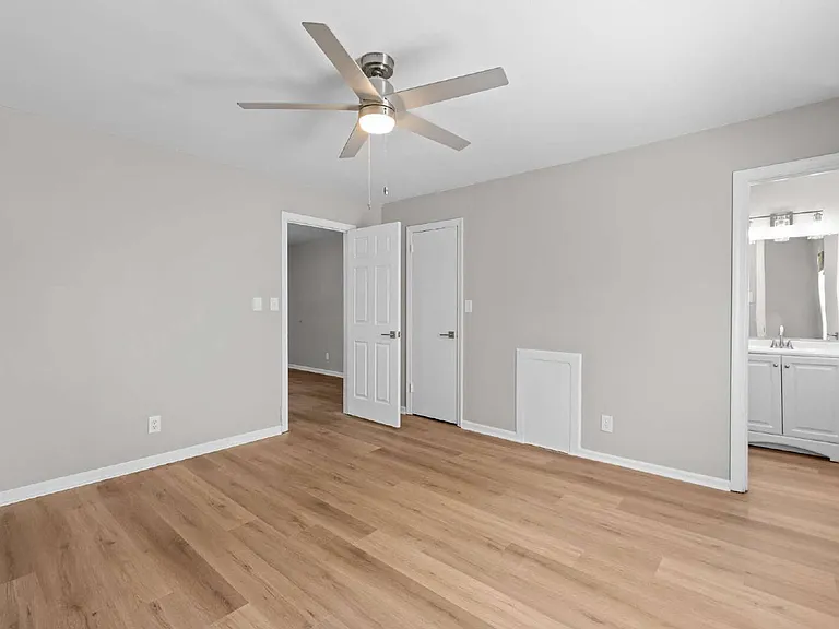 1314 Little Bay Ave #9 — Photo 4