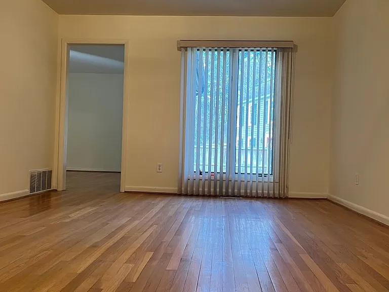 8 Butler Pl — Photo 14