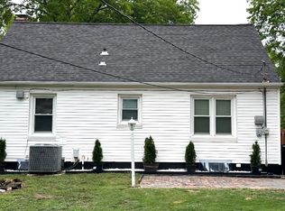 3219 SW 8th Ave, Topeka, KS 66606