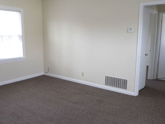 3rd image of 215 Capital Ave APT C4