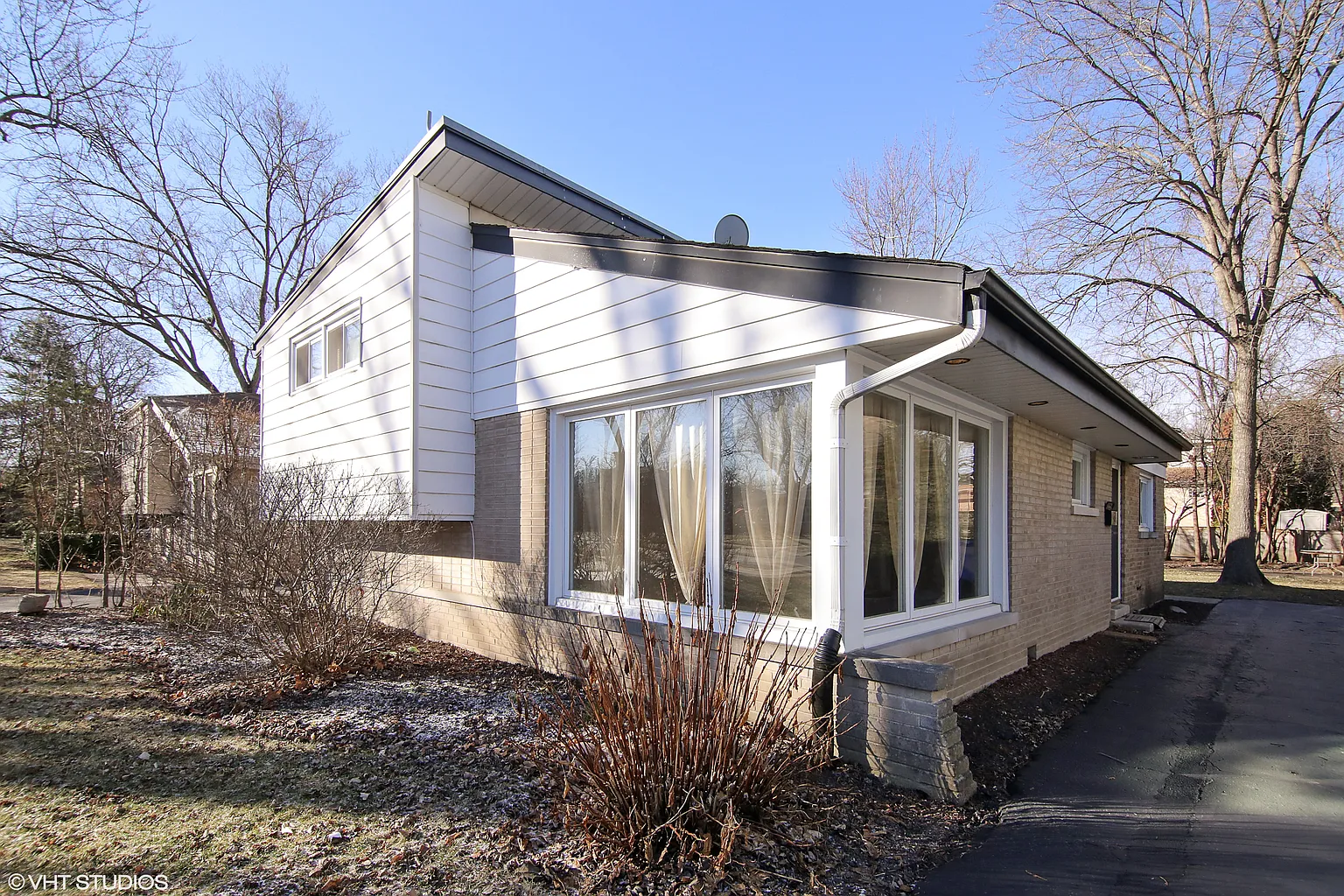 1344 Cavell Ave photo 1
