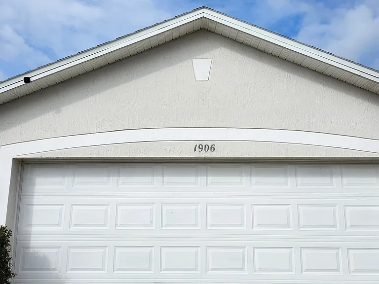 1906 Myakka Ct — Photo 2