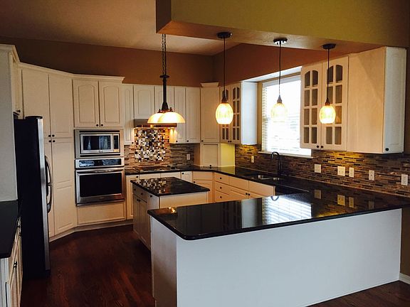 3rd image of 20 S Mission Hills Cir