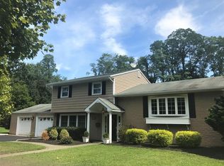 103 Orchard Hill Dr, Lincroft, NJ 07738